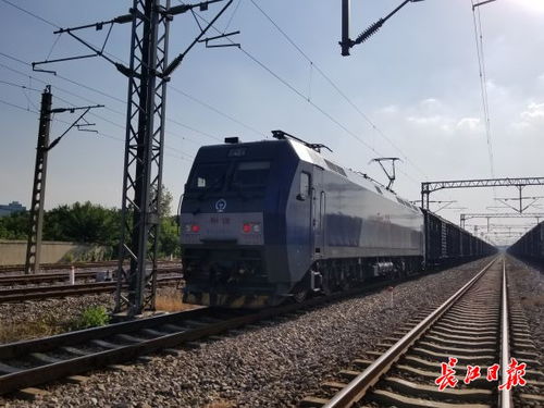 9月鐵路貨運(yùn)跑出“加速度” 日均裝車與貨物發(fā)送量雙增長(zhǎng)